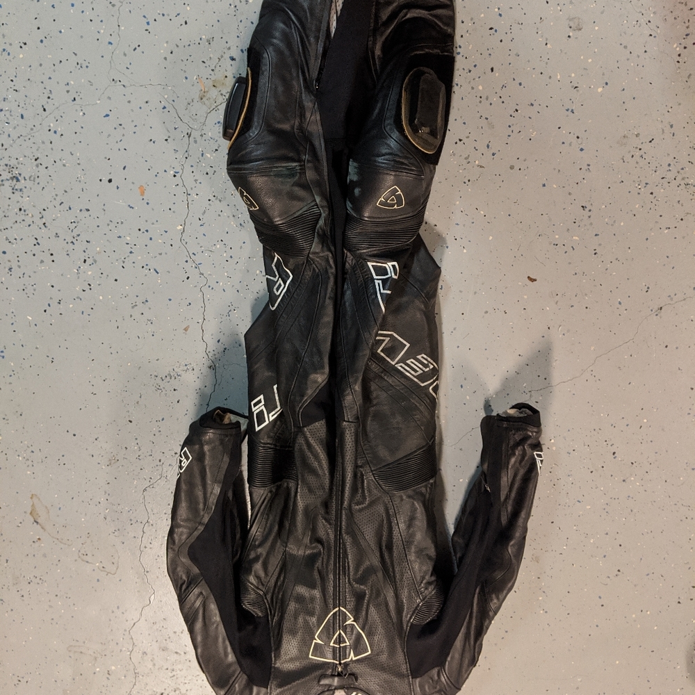 Rev'it suit - Picture 2 of 5